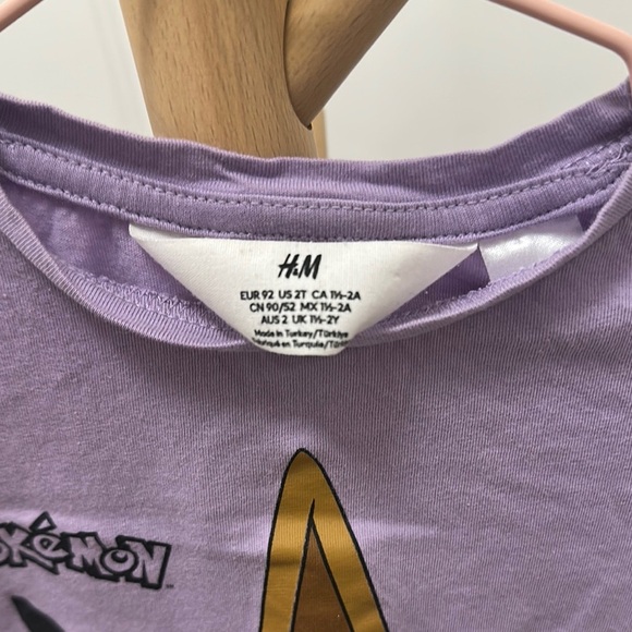 [KID] H&M x Pokémon 2T Purple Pikachu & Eevee Graphic 100% Cotton Discontinued - Picture 3 of 5